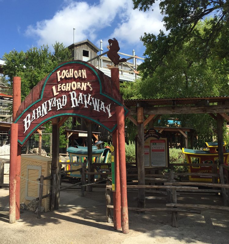 Foghorn Leghorn’s Barnyard Railway Six Flags Fiesta Texas