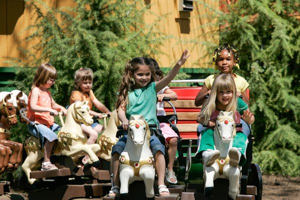 Foghorn Leghorn 39 s Stagecoach Express - Teaser FoghornLeghornsStagecoachExpress NJ 