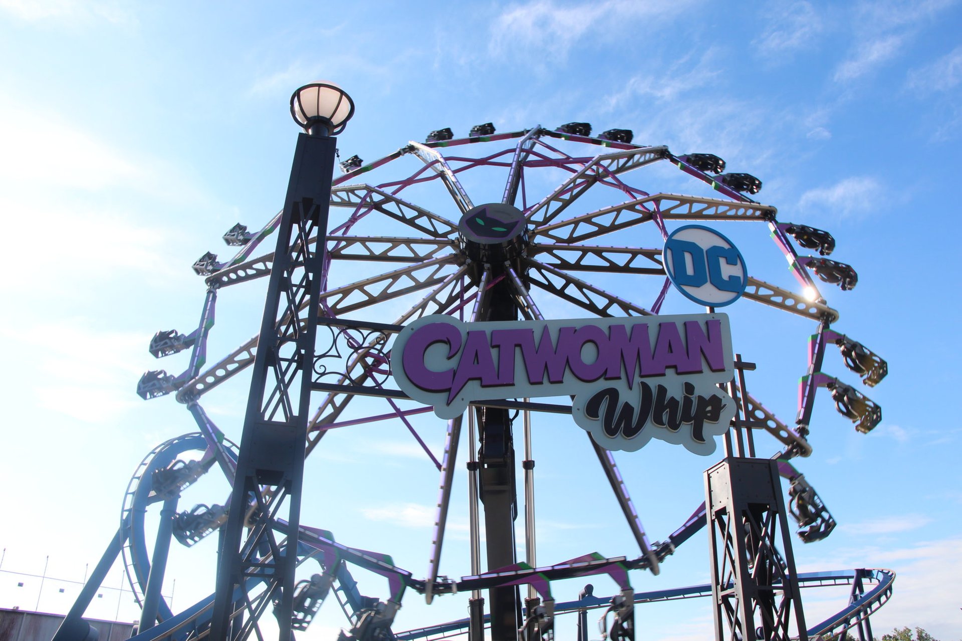 CATWOMAN Whip Thrill Ride Six - Catwoman Whip 2048x1365 