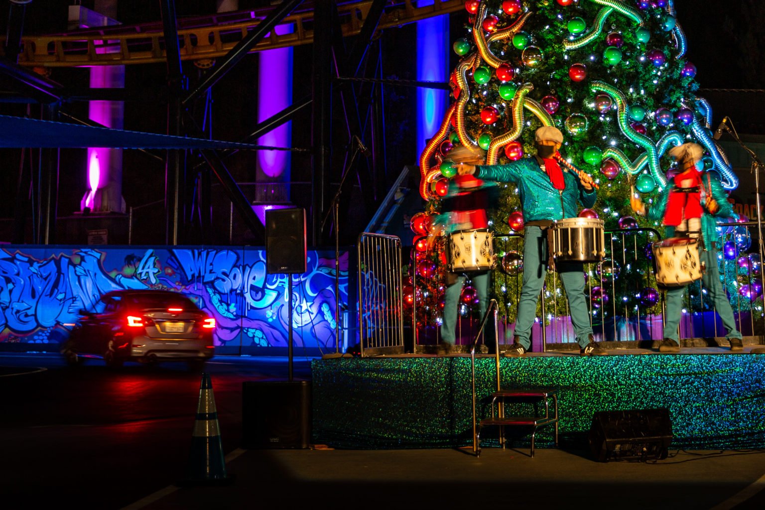 Holiday in the Park Drivethru Experience Six Flags Magic Mountain