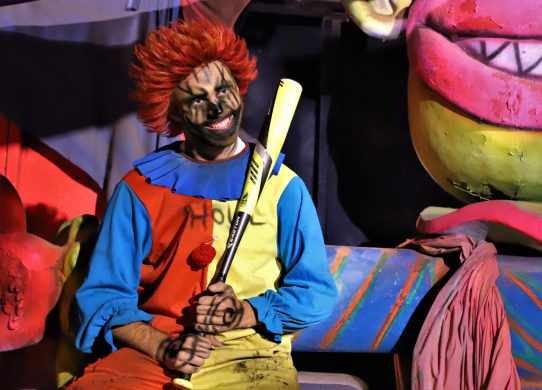 clown-fright-fest-haunted-house-with-bat