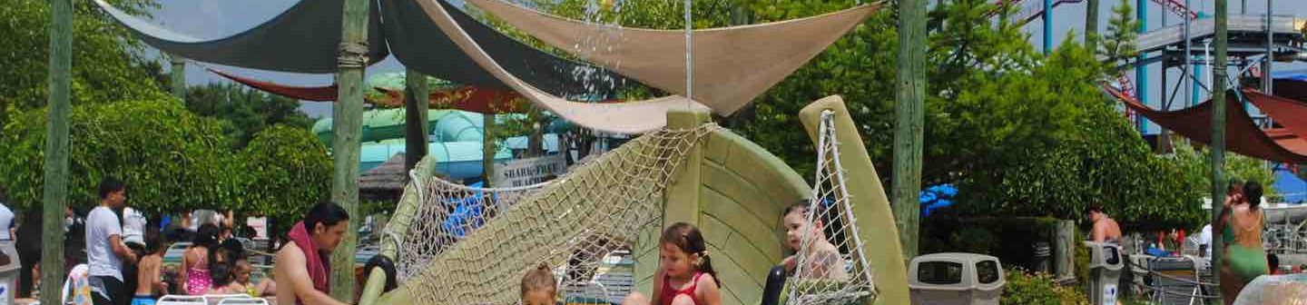 sfne_kiddiepirateship_1440x1533 People playing on mini pirate ship.
